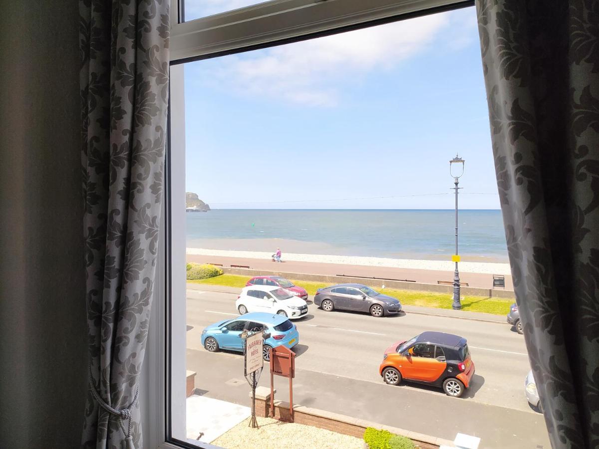 Bed and Breakfast Frosty Towers Llandudno Exterior foto